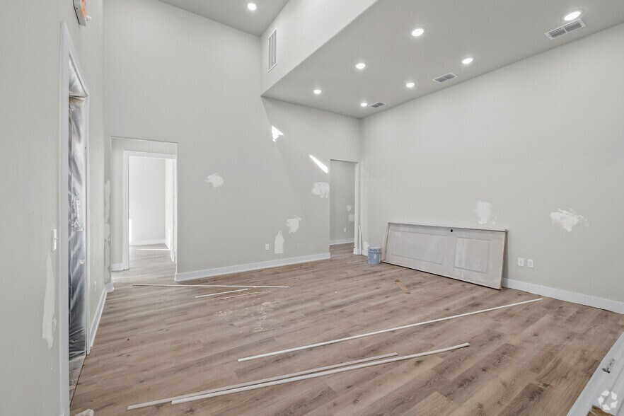 More Photos Of 5512 114th St, Lubbock Office For Sale