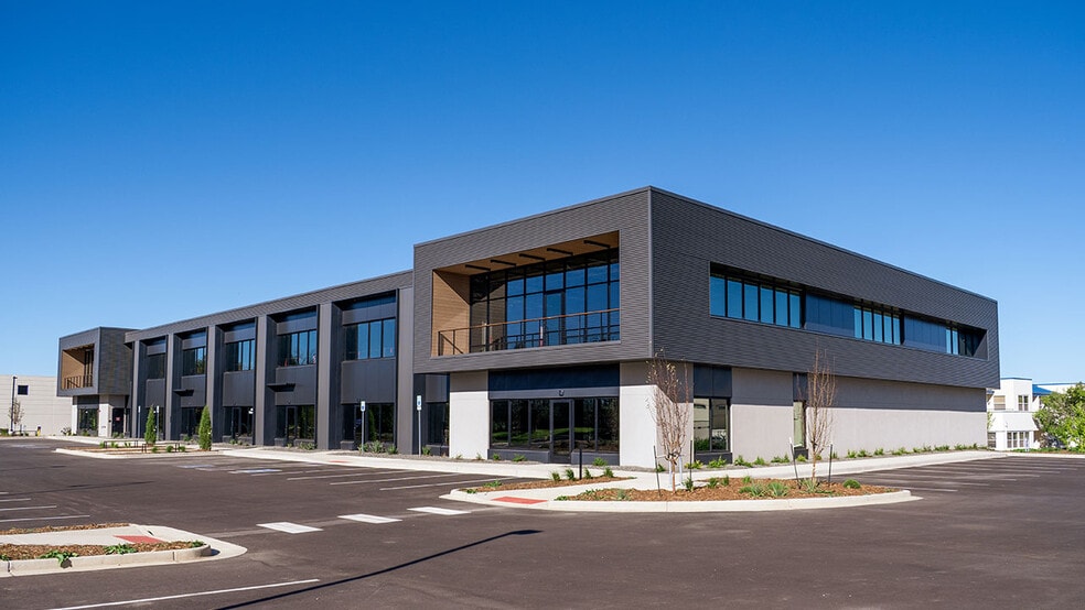 More Photos Of 600 S Pierce Ave, Louisville Light Manufacturing For Lease