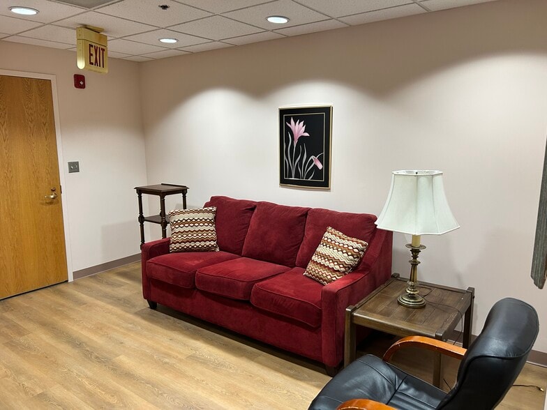 More Photos Of 7350 Van Dusen Rd, Laurel Medical For Sale