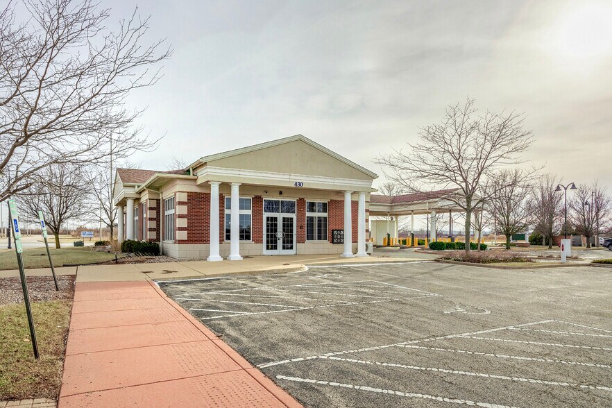 Primary Photo Of 430 E Mississippi Ave, Elwood Bank For Sale