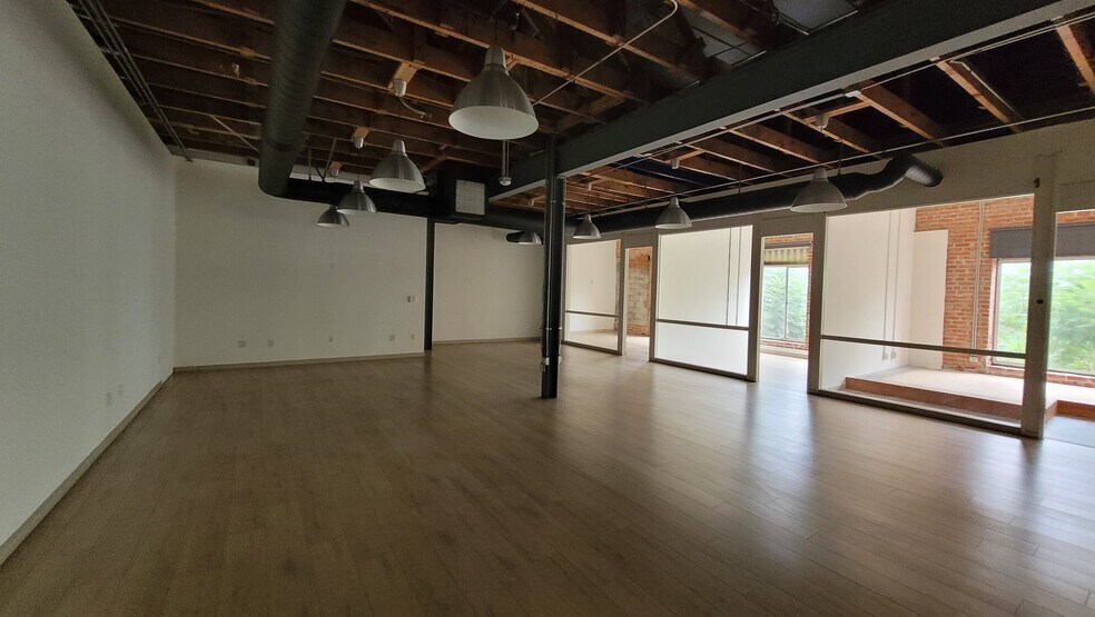 More Photos Of 5651 Wilshire Blvd, Los Angeles Storefront Retail Office For Lease