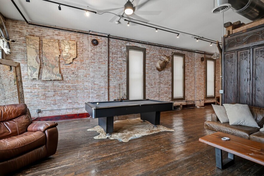 More Photos Of 214 E Commercial St, Springfield Storefront Retail Office For Sale