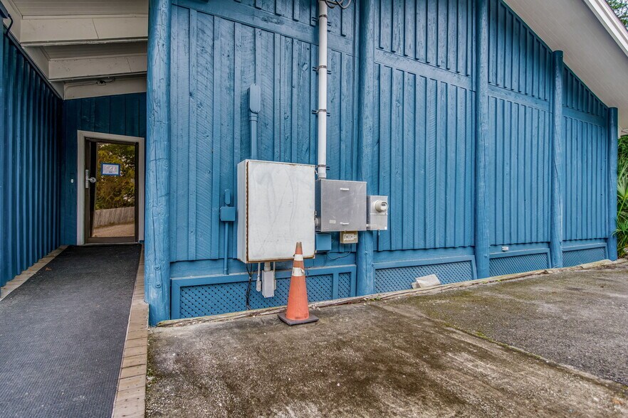 More Photos Of 725 S J St, Pensacola Office Residential For Sale