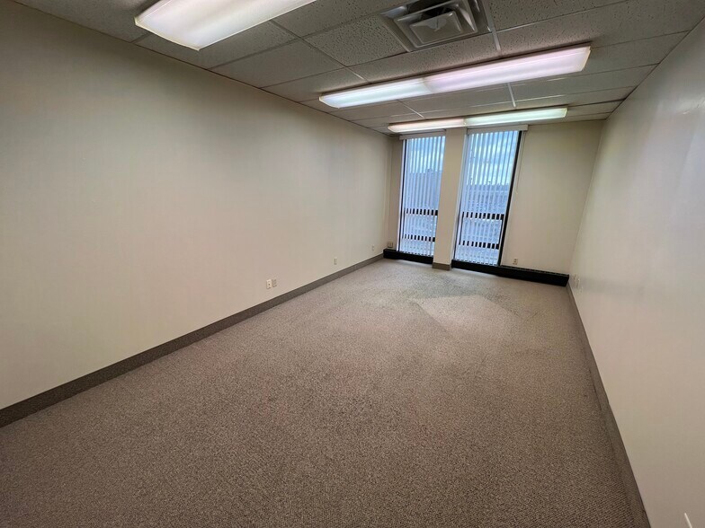 More Photos Of 160 E Main St, Decatur Office For Lease