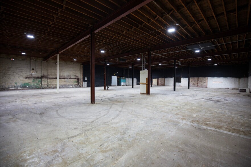 More Photos Of 1318 1st Ave N, Birmingham Light Distribution For Sale