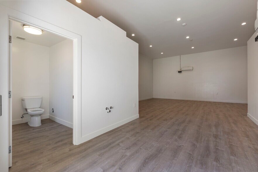 More Photos Of 1112 Howard St, San Francisco Warehouse For Lease