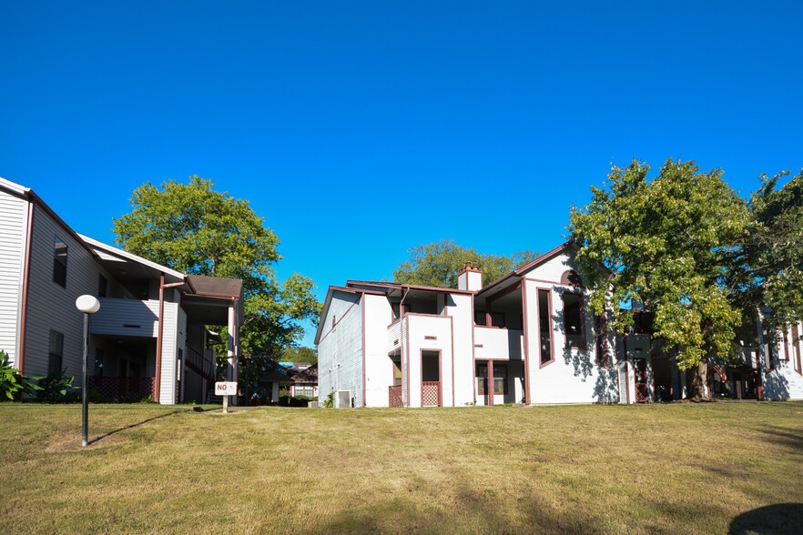 More Photos Of 1100 Brookside Dr, Little Rock Apartments For Sale