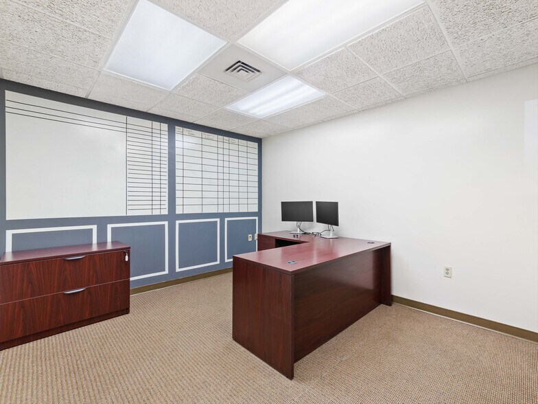 More Photos Of 86 Asheland Ave, Asheville Medical For Lease