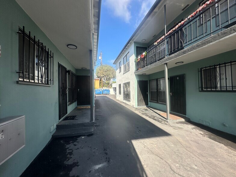 More Photos Of 803-811 E Hyde Park Blvd, Inglewood Apartments For Sale