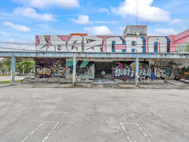 More Photos Of 301 NW 36th St, Miami General Retail For Sale