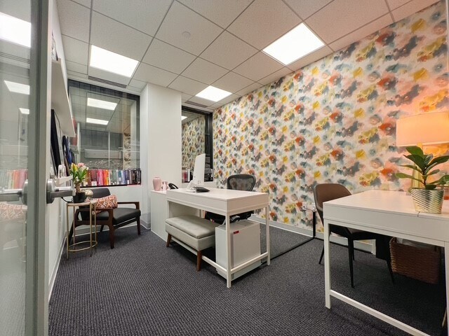 More Photos Of 17 S Briar Hollow Ln, Houston Coworking Space