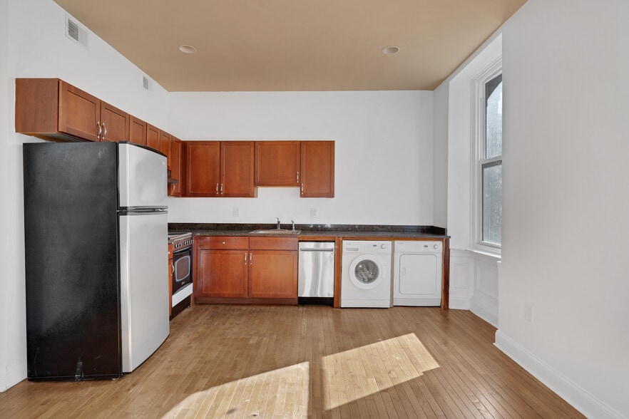 More Photos Of 1937 Spring Garden St, Philadelphia Apartments For Sale