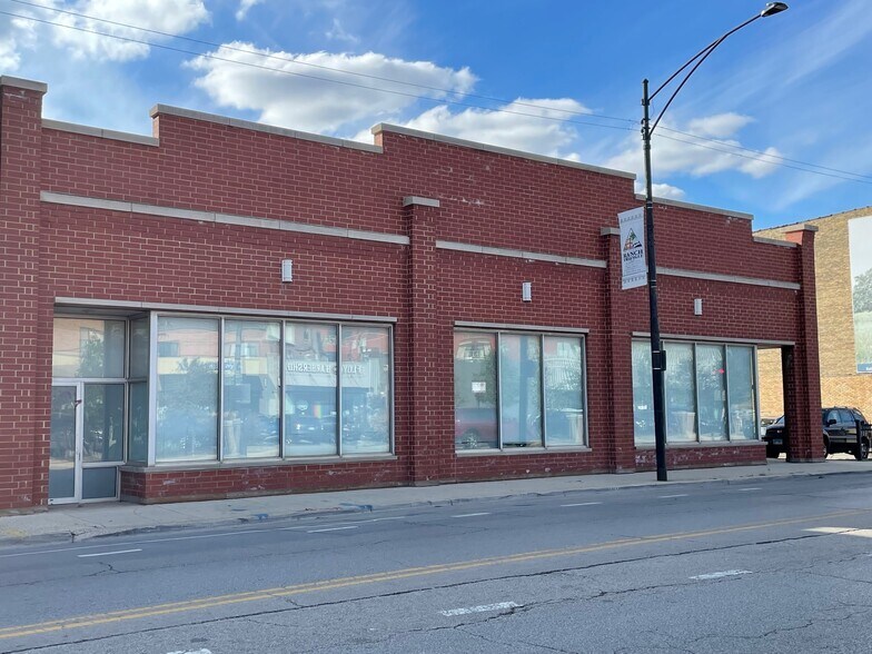 More Photos Of 1970 N Clybourn Ave, Chicago General Retail For Sale