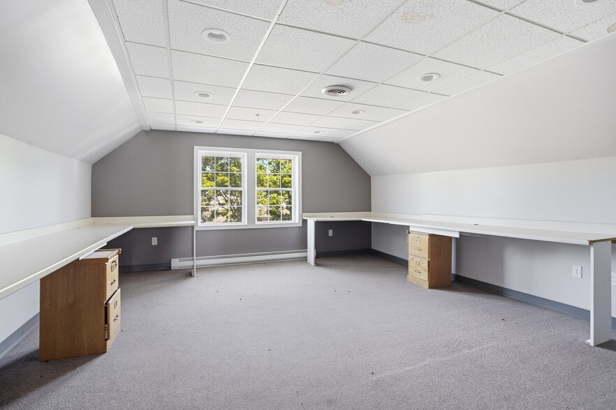 More Photos Of 200 N State St, Concord Flex For Lease