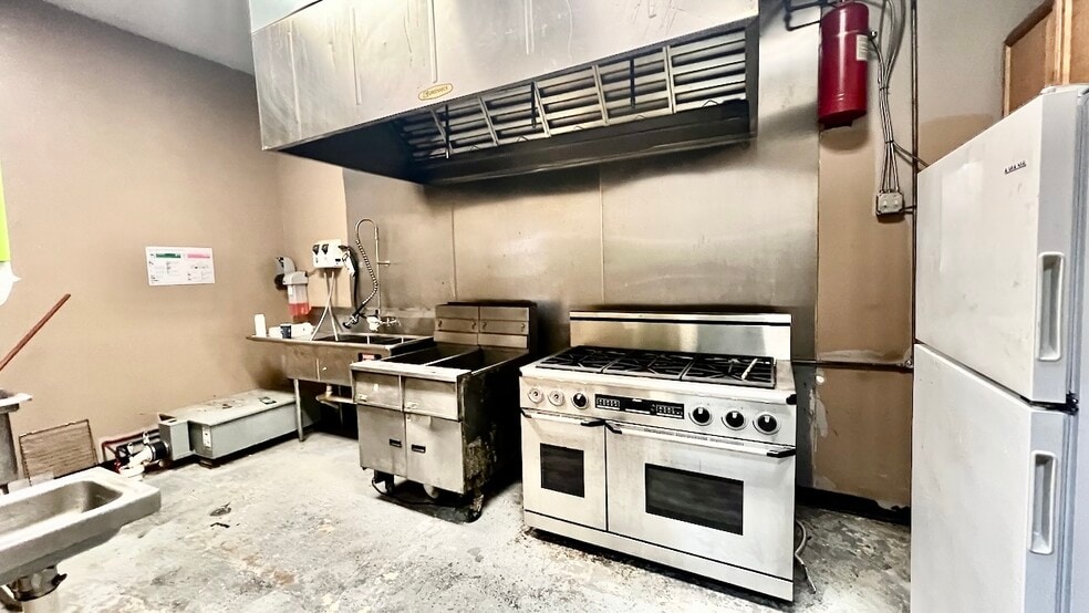 More Photos Of 2824 Church St, Atlanta Freestanding For Sale