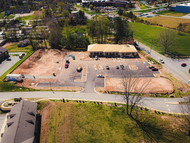 More Photos Of 1874 Brevard Rd, Arden Storefront Retail Office For Lease