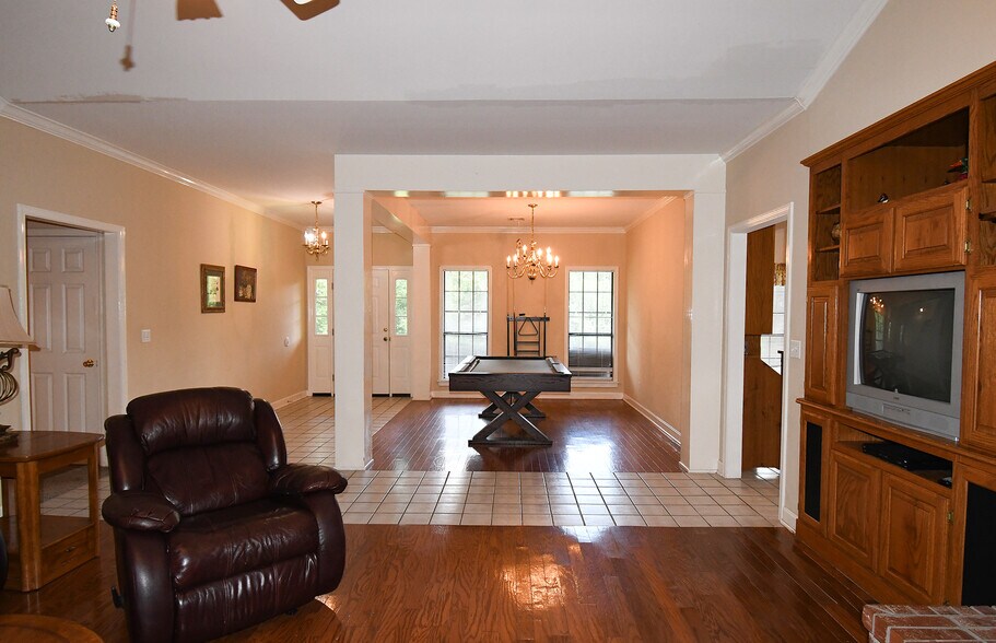 More Photos Of 7687 OK-10, Tahlequah Hospitality For Sale