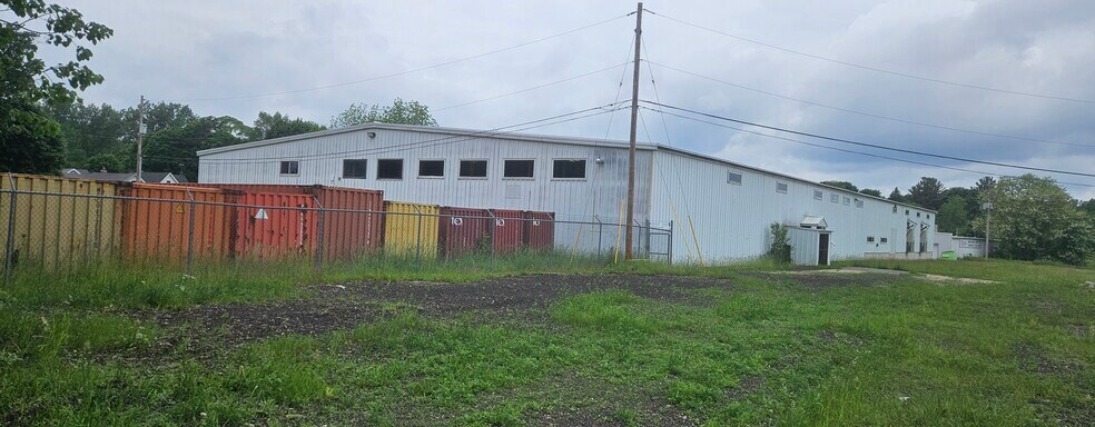 More Photos Of 111 W River St, Cadillac Distribution For Lease