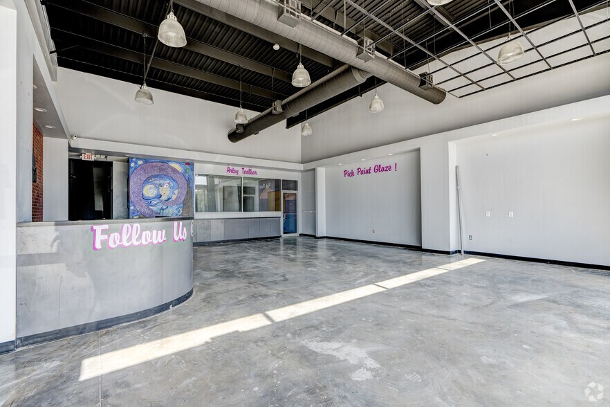 More Photos Of 12920 University Blvd, Sugar Land Unknown For Lease