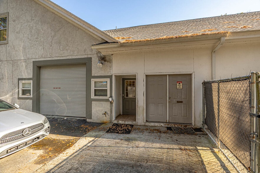 More Photos Of 124 Chapel Crossing Rd, Brunswick Office For Lease