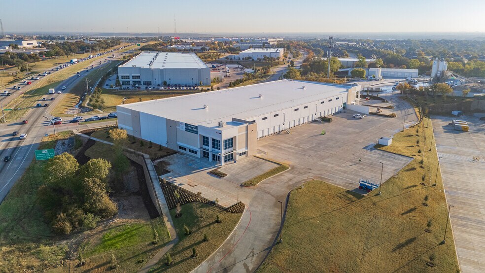 More Photos Of 500 W Vista Ridge Dr, Coppell Unknown For Lease