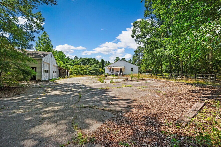 More Photos Of 2425 Portugee Rd, Sandston Warehouse For Sale