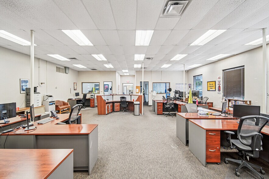 More Photos Of 1560 Indiana Ave, Indianapolis Warehouse For Sale