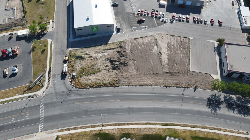 More Photos Of 60 1100 West St, Tooele Showroom For Lease