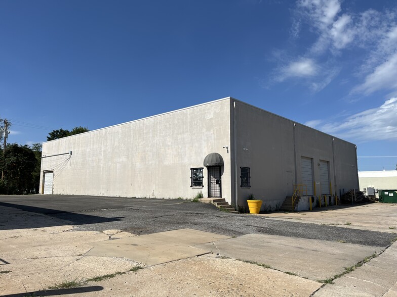 Primary Photo Of 20 NE 46th St, Oklahoma City Manufacturing For Lease