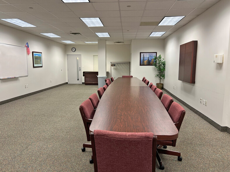 More Photos Of 2800-2860 W 21st St, Erie Office For Lease