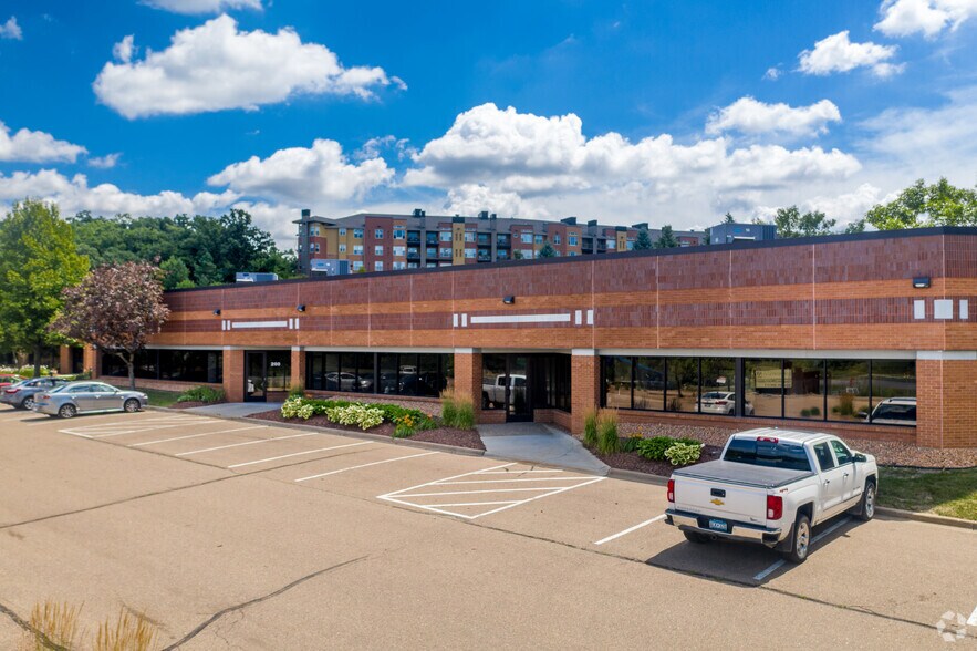 Primary Photo Of 7400 Flying Cloud Dr, Eden Prairie Flex For Lease