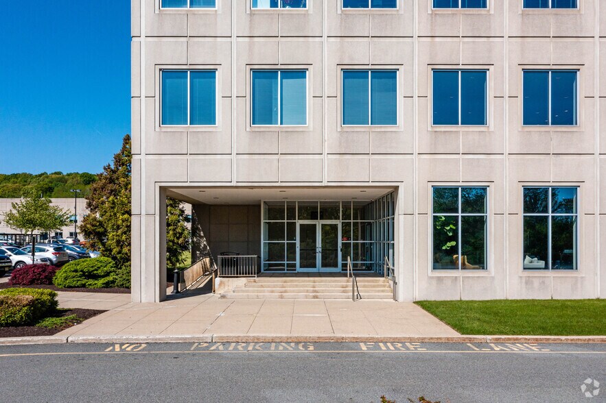 More Photos Of 350 Clark Dr, Mount Olive Office For Lease