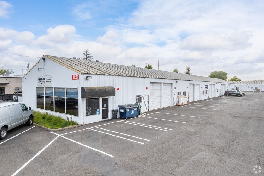 Primary Photo Of 1121-1125 Bailey Hill Rd, Eugene Warehouse For Lease