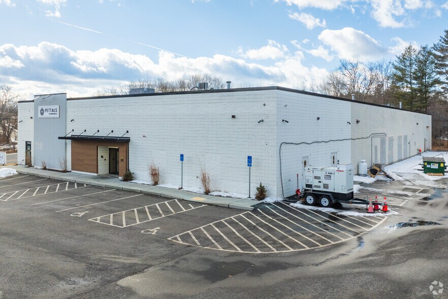 More Photos Of 144 Sturbridge Rd, Charlton Warehouse For Sale