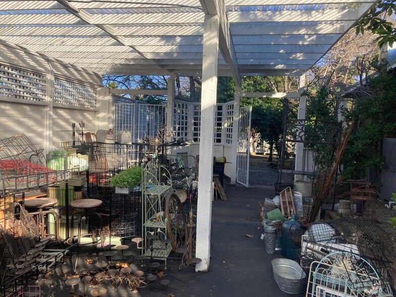 More Photos Of 870 Hartnell Ave, Redding Garden Center For Sale