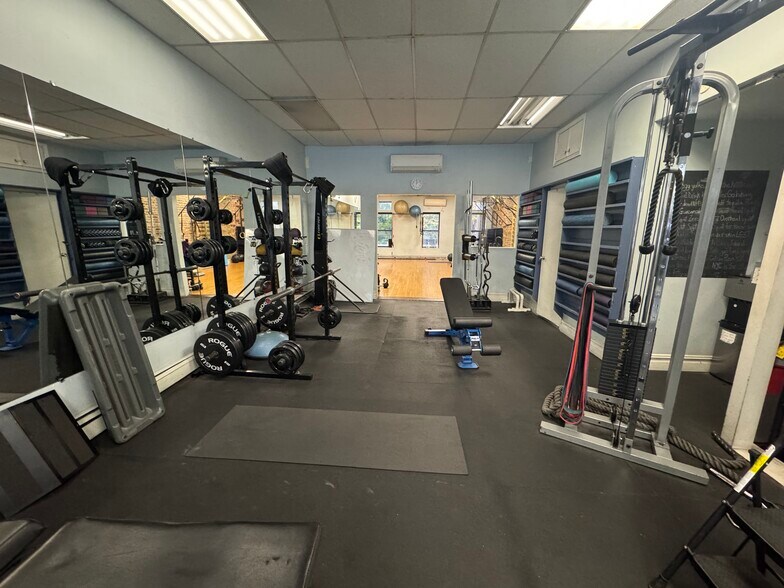 More Photos Of 42 5th Ave, Brooklyn Storefront Retail Residential For Lease