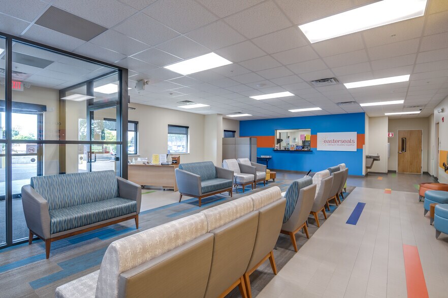 More Photos Of 2185 Normandie Dr, Montgomery Office For Lease