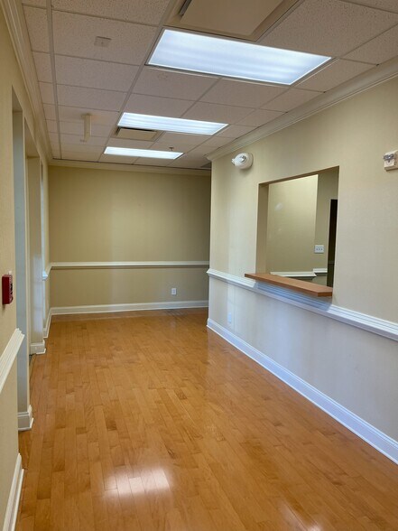More Photos Of 1328 N Lake Park Blvd, Carolina Beach Medical For Lease