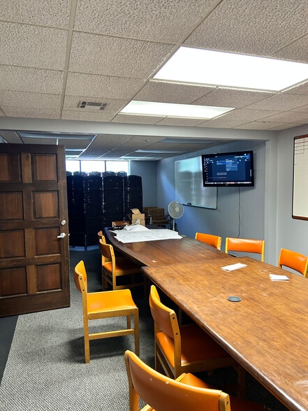 More Photos Of 1917 S Harvard Dr, Oklahoma City Office For Lease