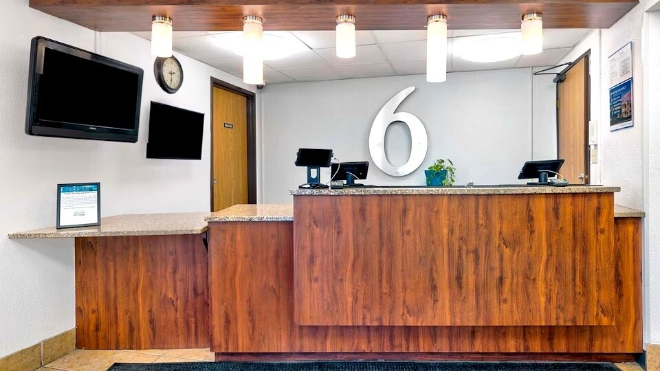 More Photos Of 616 33rd Ave SW, Cedar Rapids Hotel For Sale