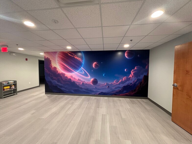 More Photos Of 1920 E McKinley Hwy, Mishawaka Office For Sale