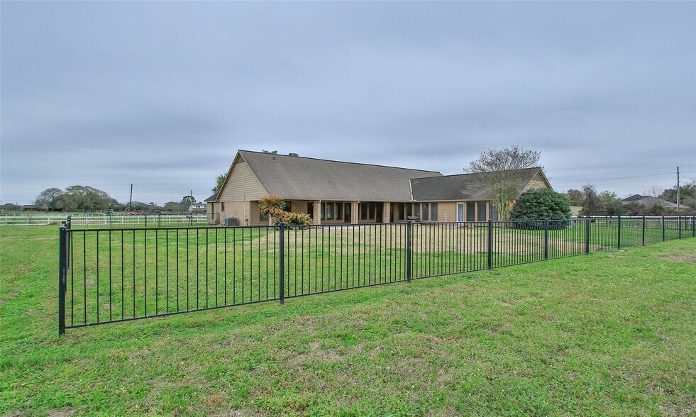 More Photos Of 14803 Grant Rd, Cypress Lodge Meeting Hall For Lease