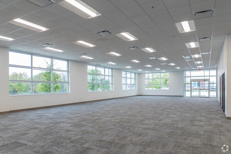 More Photos Of 542 SE Loop 410, San Antonio Warehouse For Sale