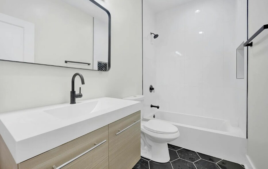 More Photos Of 4929 S Prairie Ave, Chicago Multifamily For Sale