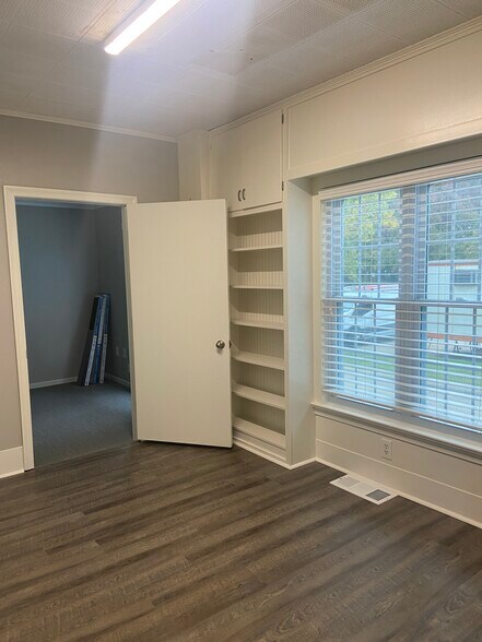 More Photos Of 225 E Liberty St, Medina Office For Lease
