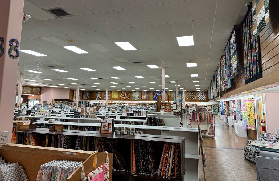 More Photos Of 144 Wilson Pike, Brentwood Freestanding For Lease