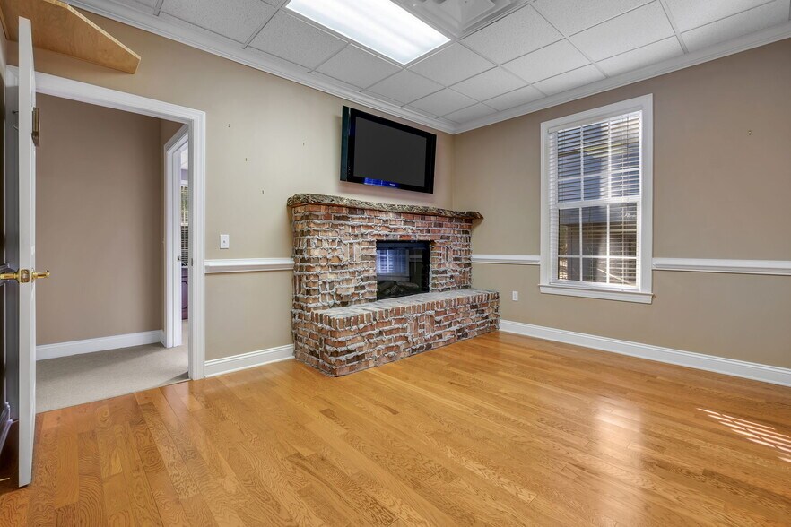 More Photos Of 2104 Delta Way, Tallahassee Office For Sale