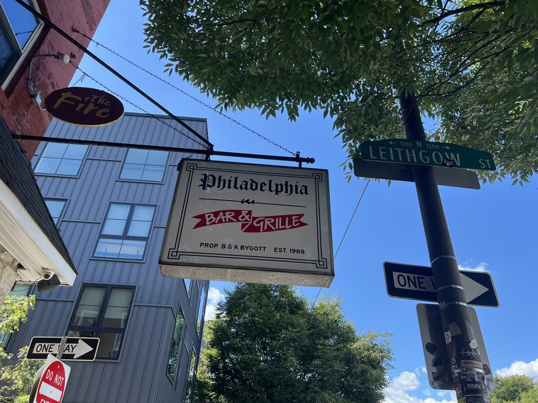 More Photos Of 410-412 W Girard Ave, Philadelphia Theater Concert Hall For Sale