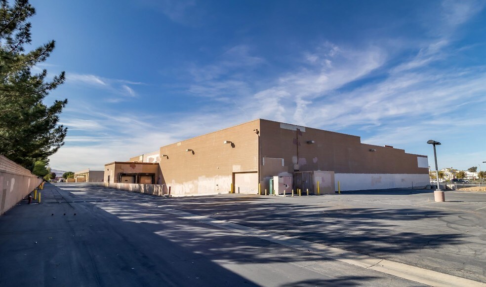More Photos Of 2616 E Palmdale Blvd, Palmdale General Retail For Sale