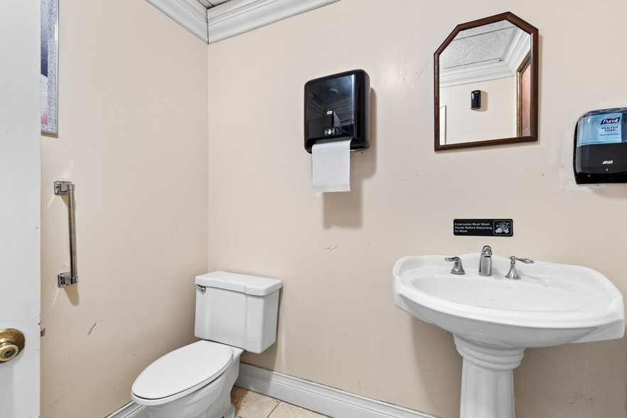 More Photos Of 2109 Pennsylvania Ave, Weirton Restaurant For Sale